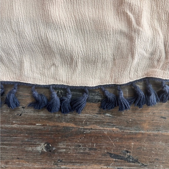 Umgee Cream and Blue Tunic Top with Chic Design - Picture 4 of 8